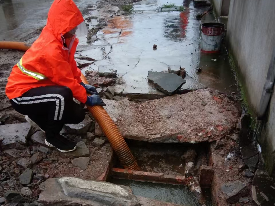 芜湖专业清理污水池 炜誉市政以规范流程守护城市 “肠道”